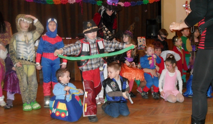 Detský karneval spojený s pochovávaním basy